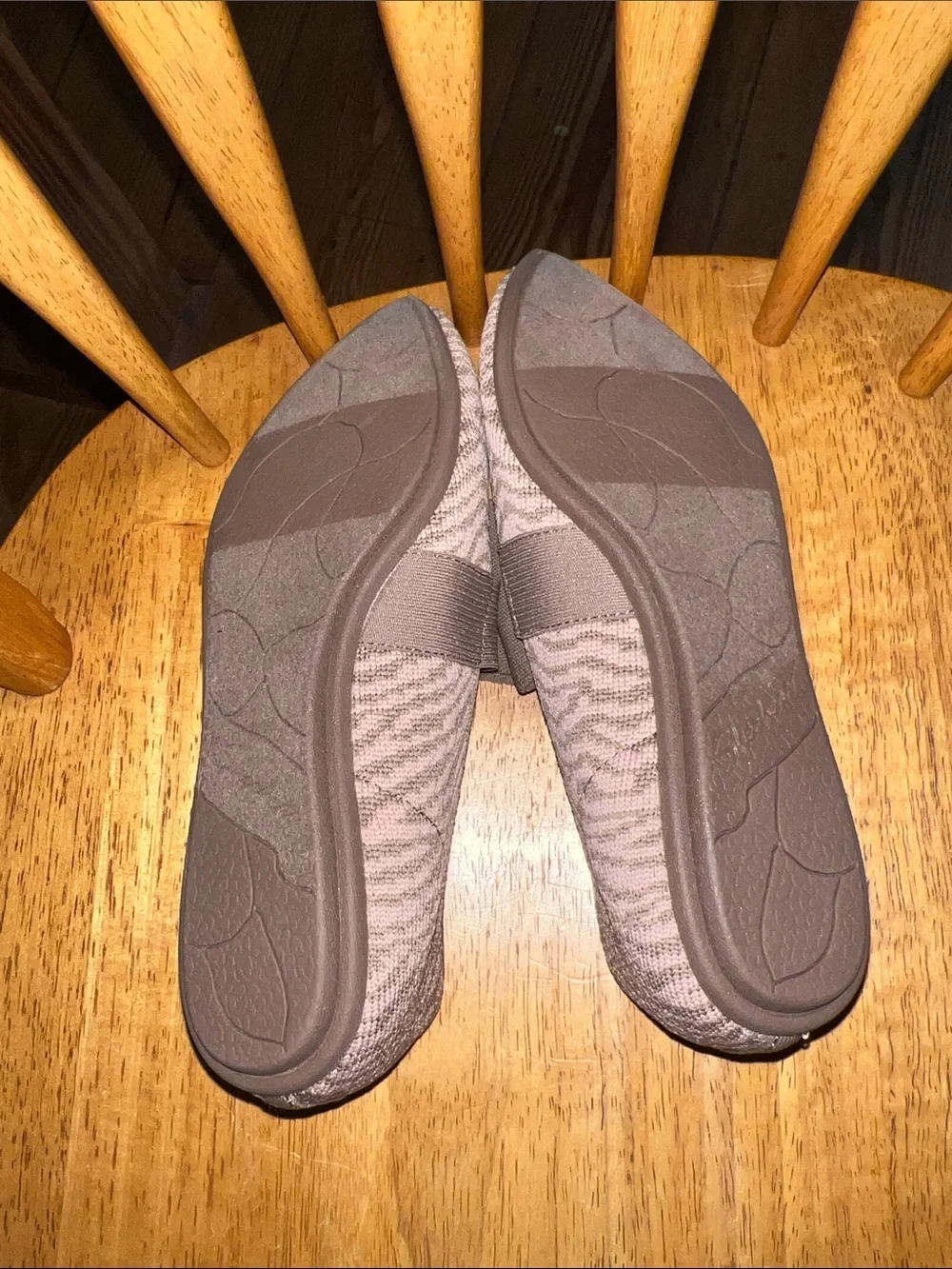 Skechers Taupe Pointed-Toe Bow Flats Cleo Size 5.5
